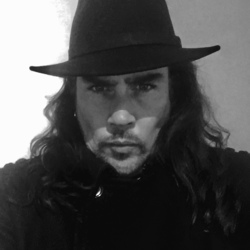 Paulie, 45 from Deptford, London A latest member photo