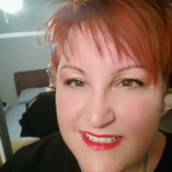 Julie, 43 from Somerton, Somerset A latest member photo